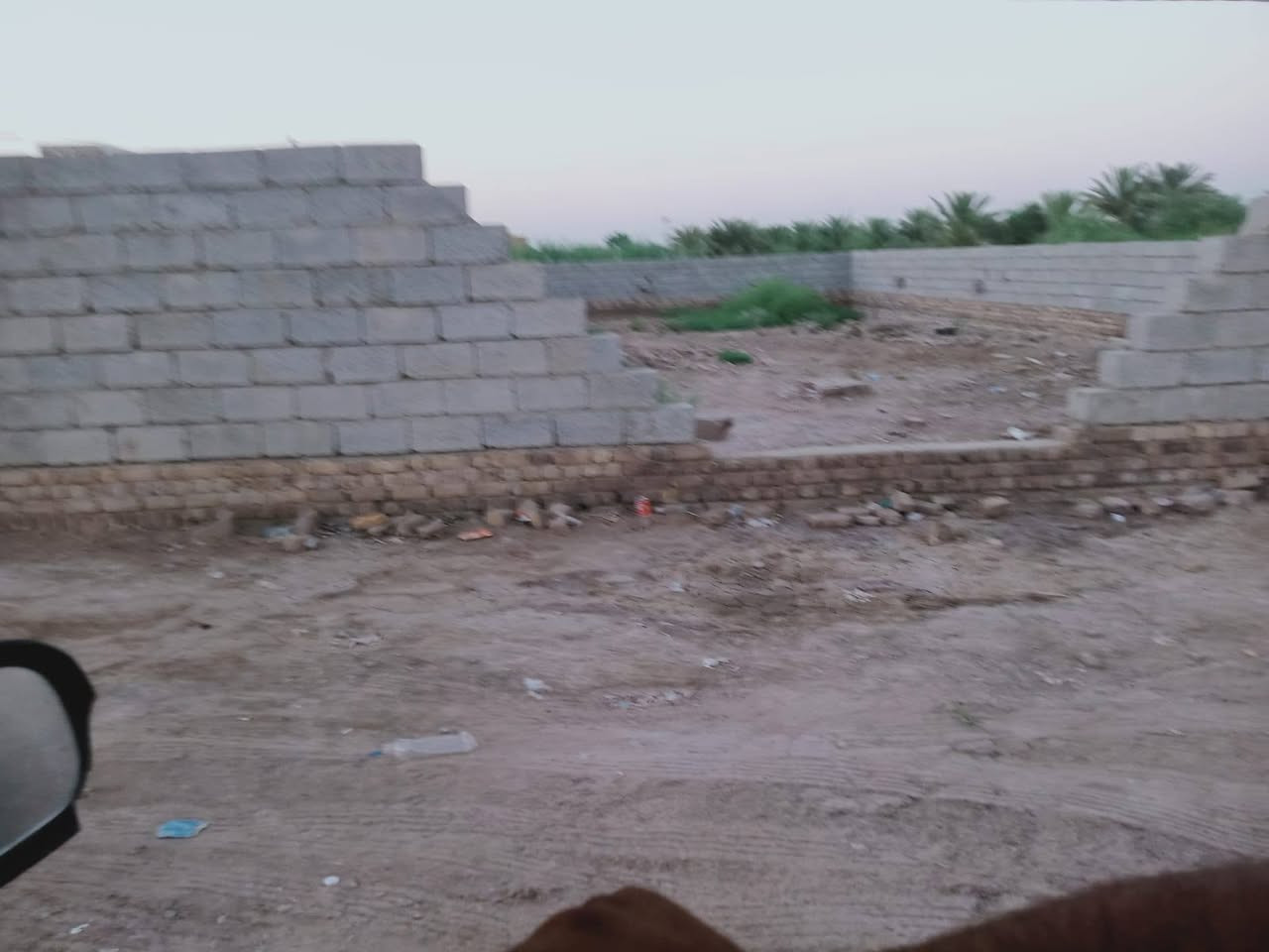 قطعه أرض للبيع
المساحه 275 الواجهيه 12 ونص والنزال 22ونص 
موقعهه عالشارع العام ركن يم مضيف الشيخ ميثم المعن
موقعه حلو تجاري  ومشموله بالتطويب 
للاستفسار اتصال على الرقم ***********
