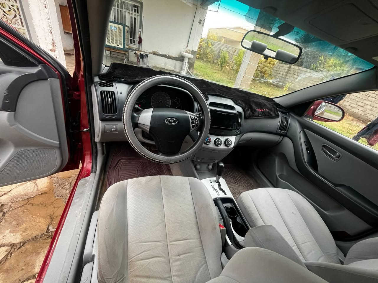 ألنتره2010 — 
مكصوص، لون احمر
كصّة جديدة والسيارة حيل نظيفة
الكير والمحرك شرط
الصدر جديد طبه 
تبريد ثلج ❄️
السعر/42 وبيه مجال بسيط 

هاتف /***********
