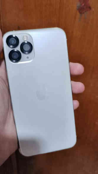 ايفون ١١ برو ذاكره ٢٥٦
الجهاز كله شغال امبدل بطاريه وشاشه بس الجهاز مكفول من كل النواحي 
مكاني بغداد السيديه 
السعر ٢٧٥ الف 
***********
