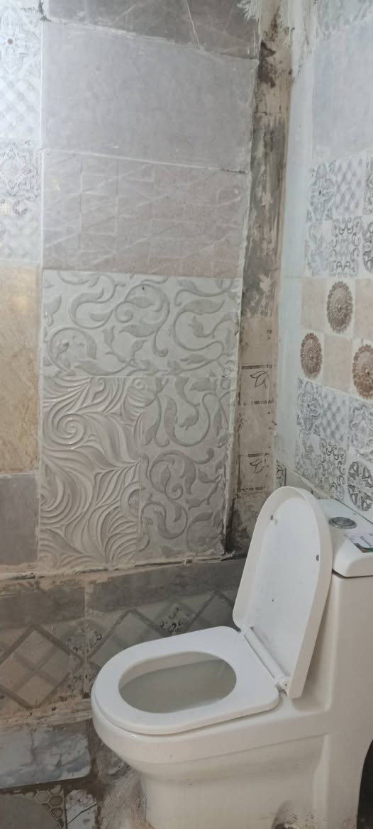 بيت البيع 120متر  بي ستقبال وصالة وغرفة  مطبخ وتواليت وحمام  بي مجاري ماء كهربائيّ صب مسلح طابو زراعي سند 25 مكان سبع قصور شارع ابو علي يم حسينية ال هاشم شارع خدمات فول  ماء ومجاري  مكفول بل نشر  سعر 35 رقم الهاتف *********** مكان سبع قصور شارع ابو علي بغداد, العراق
