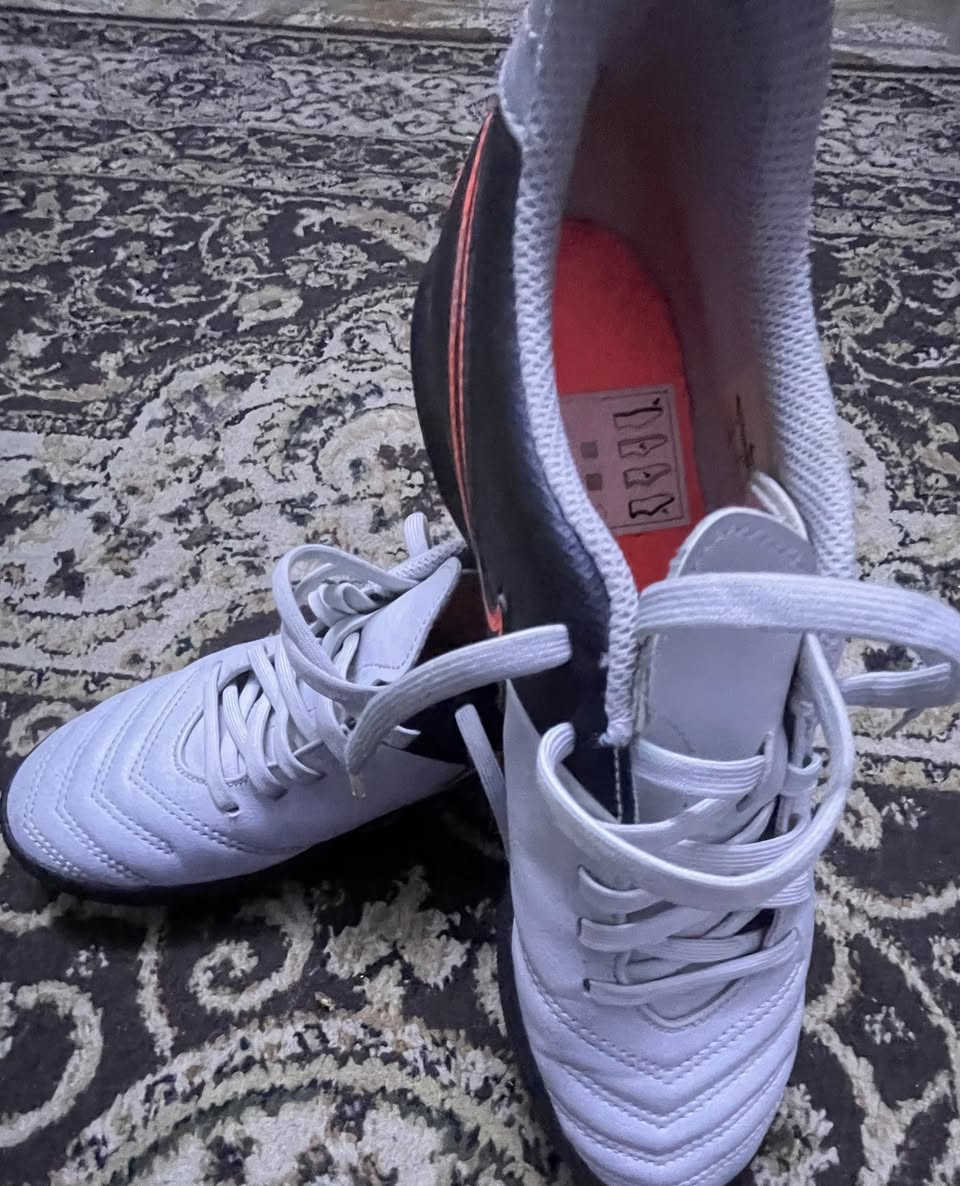 حذاء لعب نايك تيمبو قياس40 نظافه 95 بالميه…. السعر60 الف


**إذا كنت صاحب هذا الإعلان وتريد حذفه لأي سبب، رجاءا أرسل رسالة إلى الدعم الفني**