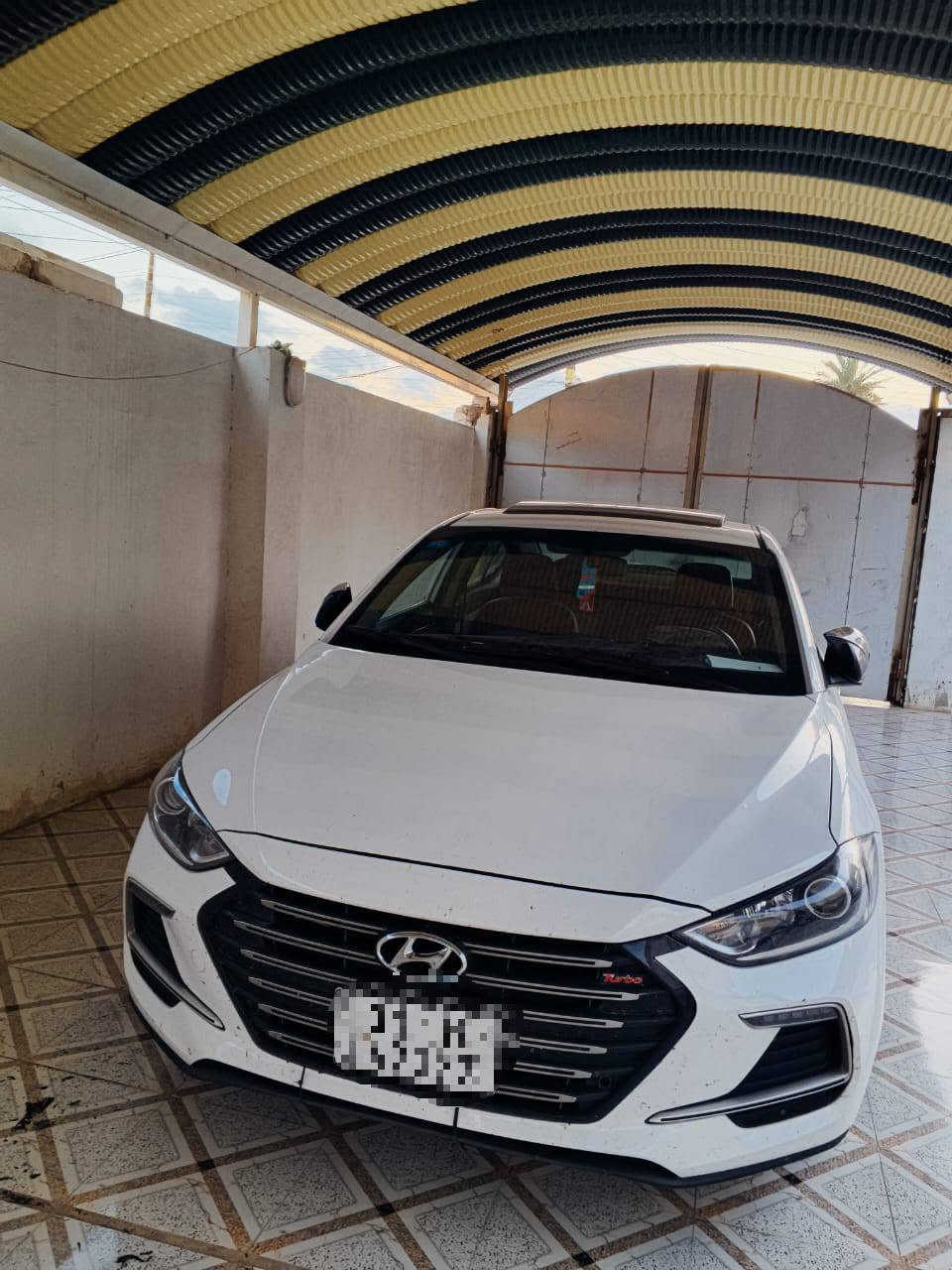 سلام عليكم
النترا سوبر 2019 فول مواصفات 1/1 صار بيها حادث سطحي جاملغ وبنيد بدون دواخل مبدلات مال تفصيخ  ماشيه 280k محرك مامذبوبه عليه صبانه سيارة جديده بمعنه الكلمه مال جناي وبصمات 2 وسعر 150 وبيها مجال رقم الهاتف ***********
