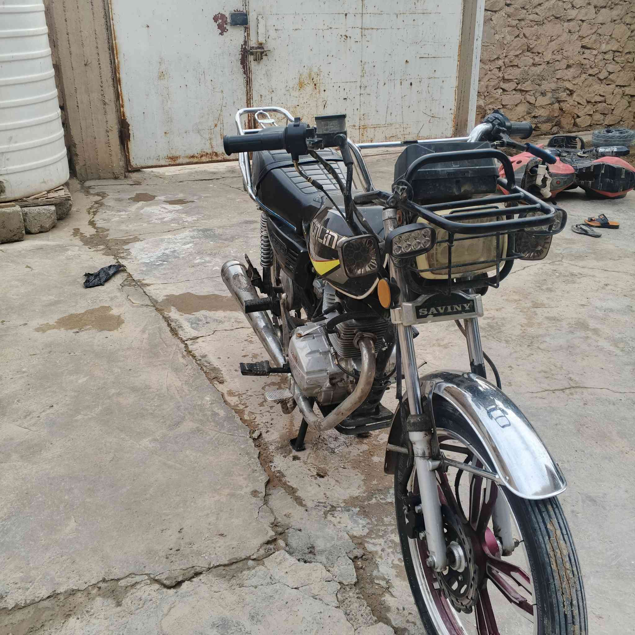 سلام عليكم دراجه موديل 2021 نضافه فول اللبيع مكان ناحية صينيه سعر 375بي مجال تصال ***********
