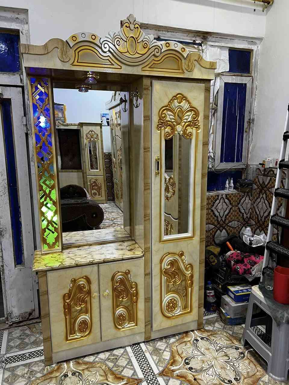 غرفه نجاره تسكام طابقين جديده استخدام قليل سعر  مليون عنوان سوك الشيوخ حي العسكري رقم ***********
