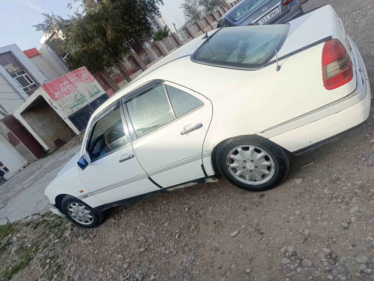 مارسيدس c200 موديل 1997 محرك بطه 2500 سعر 50 ورقه وبي مجال ***********
