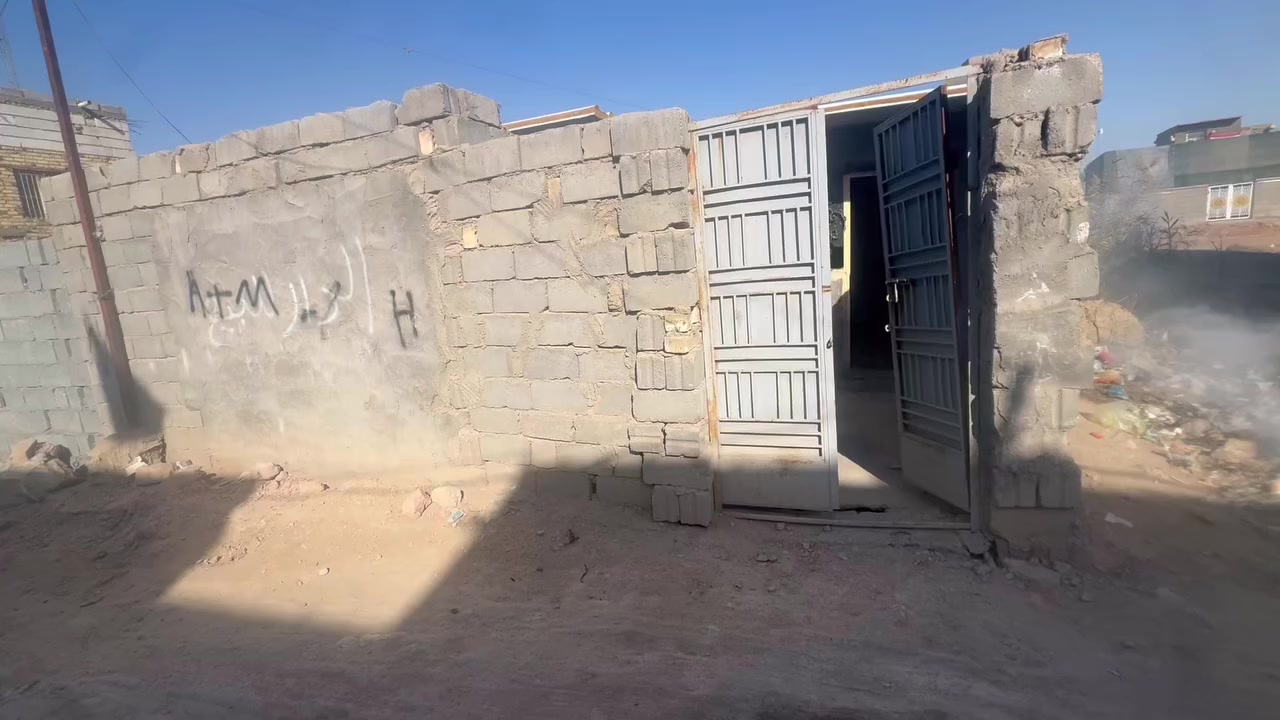 ‏سلام عليكم أخوان بيت بلوك حي المستقبل المساحة 110 سند 25  بي قرار محكمة سقف سندويج السعر 20 وبي مجال***********
