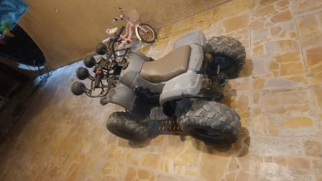 للبيع رباعيه استعمال قليل السعر ٥٠٠ الف العنوان بغداد ***********
