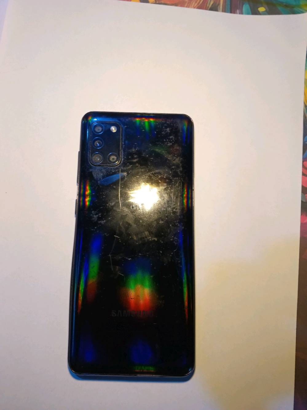 للبيع جهاز سامسونج جالاكسي. الجهاز بحالة جيدة وما زال يعمل بكفاءة. يتميز بشاشة واضحة وكاميرا خلفية رباعية لتصوير رائع. شكل الجهاز الخارجي جذاب مع تأثيرات لامعة تضيف لمسة جمالية.

