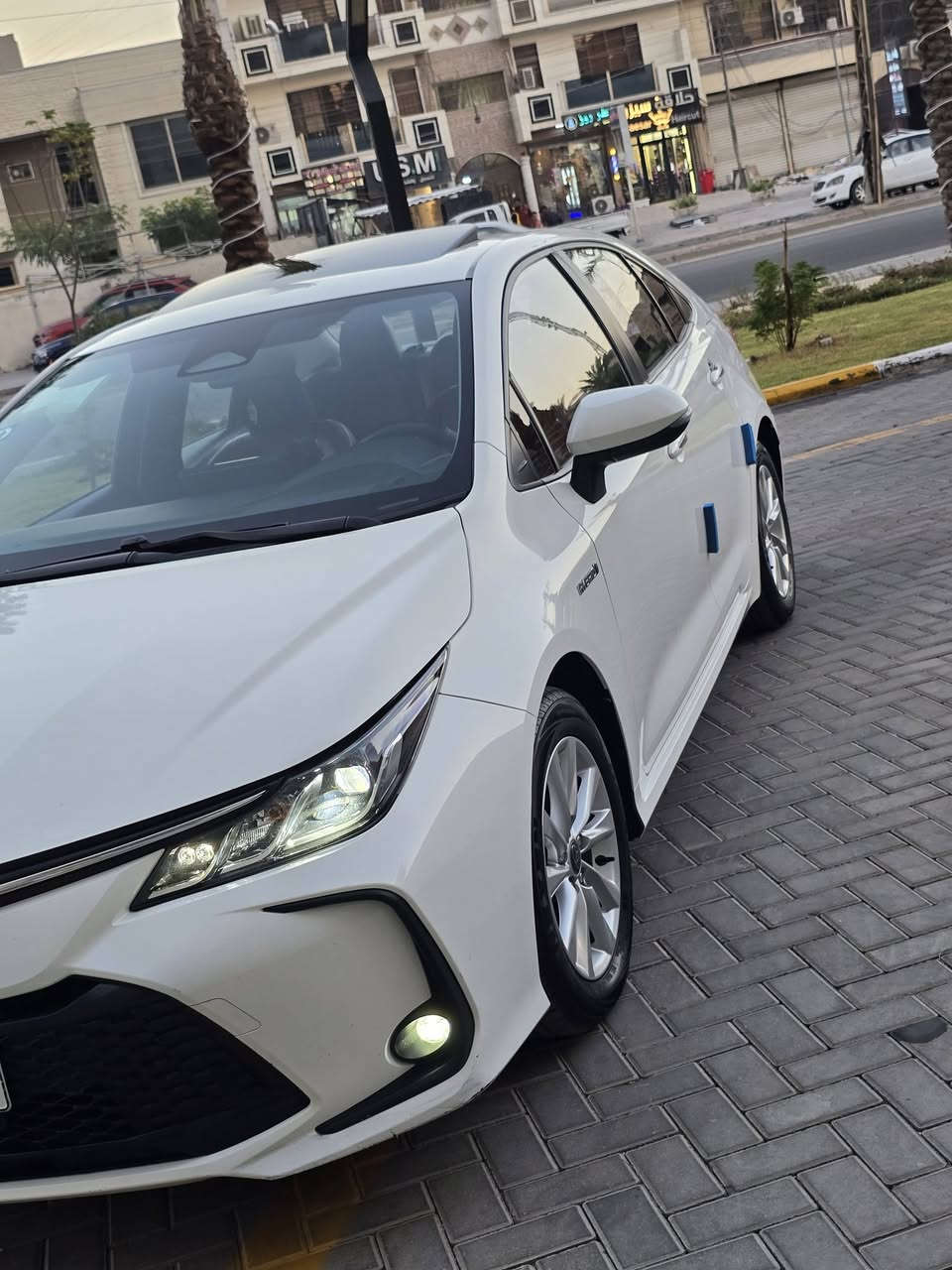 كورلا هايبرد 2024
فول مواصفات فتحة سقف
كشنات جلد لون احمر بصمة عدد 2 
السيارة جديدة بمعنى الكلمة على وضع الشركة
مكفولة كفالة عامة 
رقم بغداد بأسمي تحويل ثاني يوم
السعر 149 وبيها مجال حك الجيه
مكاني بغداد الكرخ
للتواصل ***********
