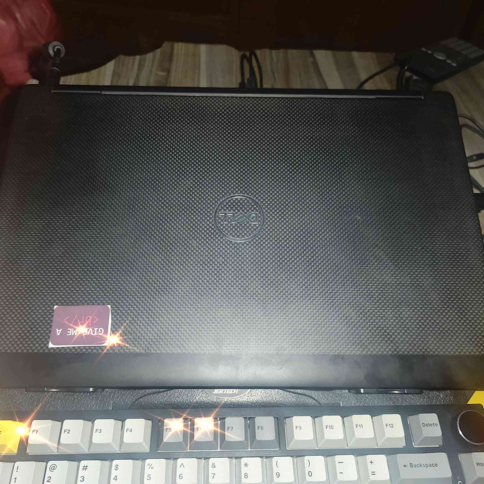 اني عندي لابتوب دل برزشن 7530 معالج كور اي 7 جيل 8 فئة h وكرت شاشة داخلي 8 وكرت شاشة خارجي اربعة و16 رامات و512 تخزين
الي عندة مواصفات اعلة اراوس واطي فرق وايضا ابيع


**إذا كنت صاحب هذا الإعلان وتريد حذفه لأي سبب، رجاءا أرسل رسالة إلى الدعم الفني**