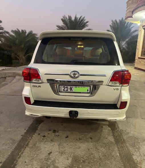 سلام عليكم

لاندكروز2013
 
بريم فول مواصفات
كشن كهربائي
شاشه 
فتحة سقف
7 راكب
كشنات جلد
محرك 4000 . 6 سلندر
وباقي مواصفات البريم المعروفه

ضرر السياره بيها اقل الشبر بارد بلجاملغ الخلفي والباقي مكفول  السياره 
ماشيه 260 الف
سعر السياره : 400 ورقه وبيها مجال 
للاستفسار 
***********
