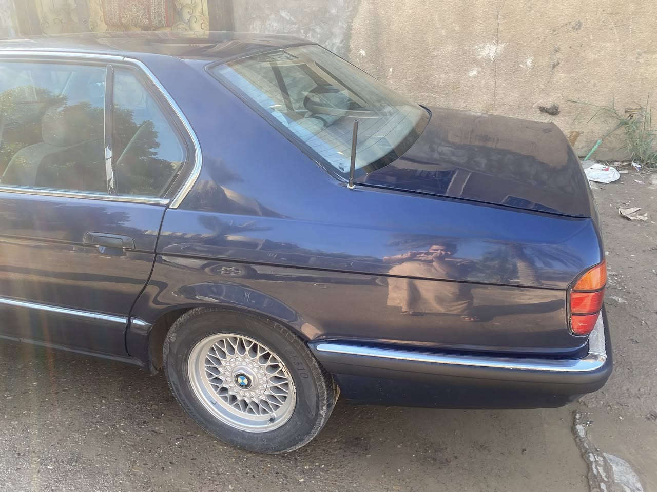 بيم ٧٣٥ موديل ١٩٩٢ رقم بغداد سياره بلاديه مصوغه عام جماليه بدون اي ضربه مكينه وكير وصدر كله جديد مكان سياره بغداد  ***********
