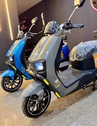 اسكوتر 2000W • بطارية 70ف/35أ • مدى 85-90كم