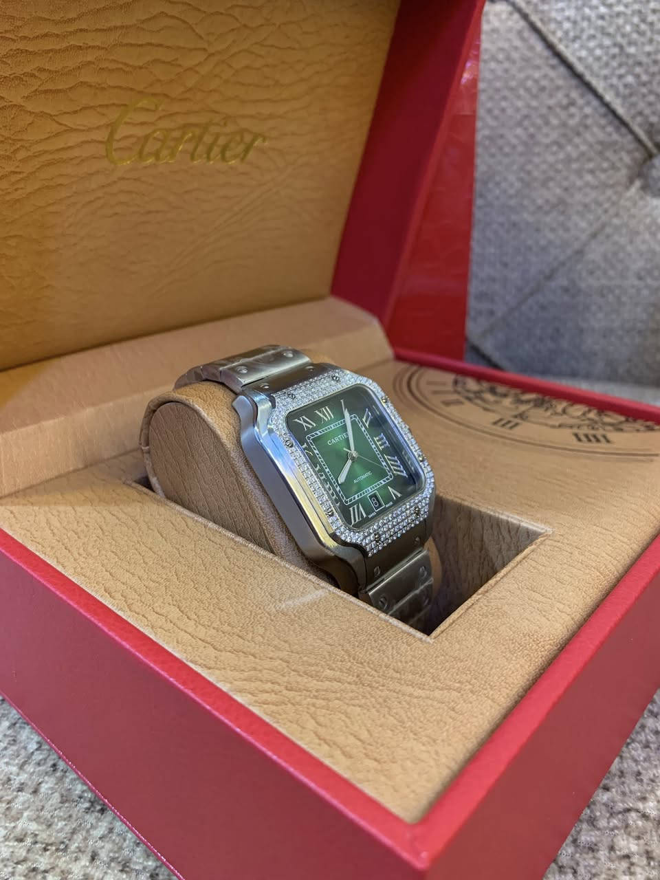 كاررتير سانتوس   اوتماتيك مرصع بحجر الموزنايت من اجمل الموديلات بمينا خضراء متدرجة  كوالتي جدا عالي ومختومة صناعة سويسري


**إذا كنت صاحب هذا الإعلان وتريد حذفه لأي سبب، رجاءا أرسل رسالة إلى الدعم الفني**