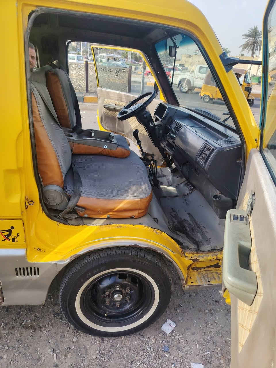 سلام عليكم اخوان كيا اسيا موديل 1995 سياره تخم تاير صدر امامي خلفي نضيف بسمي تحويل مباشر مكينه كير خير من الله بلاديه السياره مصبوغه للجماليه
السعر 48او بيهة مجال حك الجيه
 مكاني بغداد. حي الكوفه. 
رجاءً  رجاءً المو شراي لا يتعبني 
ملاحضه... مكلف بلنشر. مكلف بلنشر.
📞.  ***********
