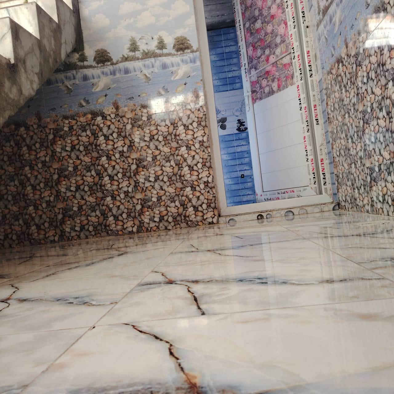 السلام عليكم بيت للبيع زراعي بناء حديث
الموقع بين المزرعه و المالحه قرب سيطره مدخل بيجي الجنوبي.. شارع تبليط ينزل من السيطره على الدار مباشر. 
 
تفاصيل الدار الواجهة 9 والعمق 14
مساحه بناء الدار 126
مساحه القطعه الكلي 300 متر

البيت يتكون من غرفتين عدد 2 _ 5 ×4

استقبال 6 × 4

مطبخ 5 × 4

هول 9 ×4

كراج سياره 5 × 20 

حديقه اماميه

صحيات خارجيه وداخليه..

البيت بناء حديث واصل مي و كهرباء و مولد وجاهز للسكن

للأستفسار  ***********
