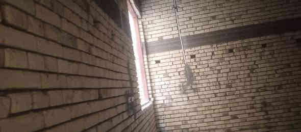 سلام عليكم بناء هيكل درجة اولى سعر 190 ألف لمتر لواحدنقدٱ بناء 
بناء هيكل درجه اولى ( أو تسليم مفتاح حسب الإتفاق)
طابوق طيب تفاصيل العمل 

ث نقوم بعمل الأساس تسليح الجسور بالحديد  درجه اولى ١٦ ملم وثم نقوم بعمل القالب الخشب وصب الأساس بالاسمنت المقاوم للاملاح

ارتفاع الأساس ٤٠ سم والعرض 60سم كذلك رش الأساس بالماء Ro‏ ج- نقوم ببناء البتلو بطابوك العماره طيب مع الوزن والقياسات وصب الكوبلن ولبخ وصبغ بماده البرايمر مانع رطوبة والاملاح وبعدها دفن

دفن لبتلو بلسبيس  مع رش الماء المستمر ح البناء فوق البتلو مع تثبيت اطارات الخشب وفريم الحديد خ نقوم بعمل الرباط القالب وتسليح الإيراني ۱۲ ملم وصب بالاسمنت العادي

د البناء فوق رباط حتى يكون ارتفاع البيت من الداخل ٣,٥٠م

نقوم بعمل القالب سقف مع تأسيس شبكه الكهربائية وتسليح بالحديد  درجه اولی ۱۲ ملم + جسور مخفيه عندا الحاجه + درج دائري

صب بالخباطه وبعدها رش بالماء لمده اربعه ايام

ر بناء ستاره بارتفاع 1/60وصب كوبلن فوق ستاره وبناء بيتونه مع تسليح وصب السقف

ز بناء الجدران الخارجية والحمام الخارجي والخزينة رئيسية وصب دنك لباب الرئيس   افضل المميزات لدينا اتصل فقط  *********** متوفر واتساب 
،
