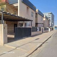 مجمع بانك ستي • ٣١٥م • حديقة وكراج