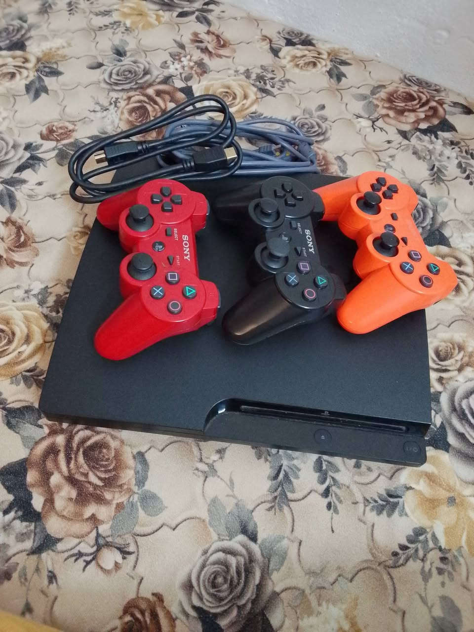 جهاز بلاي ستيشن ثري 256كيكة ثلاث يدات شغالة اغراضو كامل السعر 130وبي مجال


**إذا كنت صاحب هذا الإعلان وتريد حذفه لأي سبب، رجاءا أرسل رسالة إلى الدعم الفني**