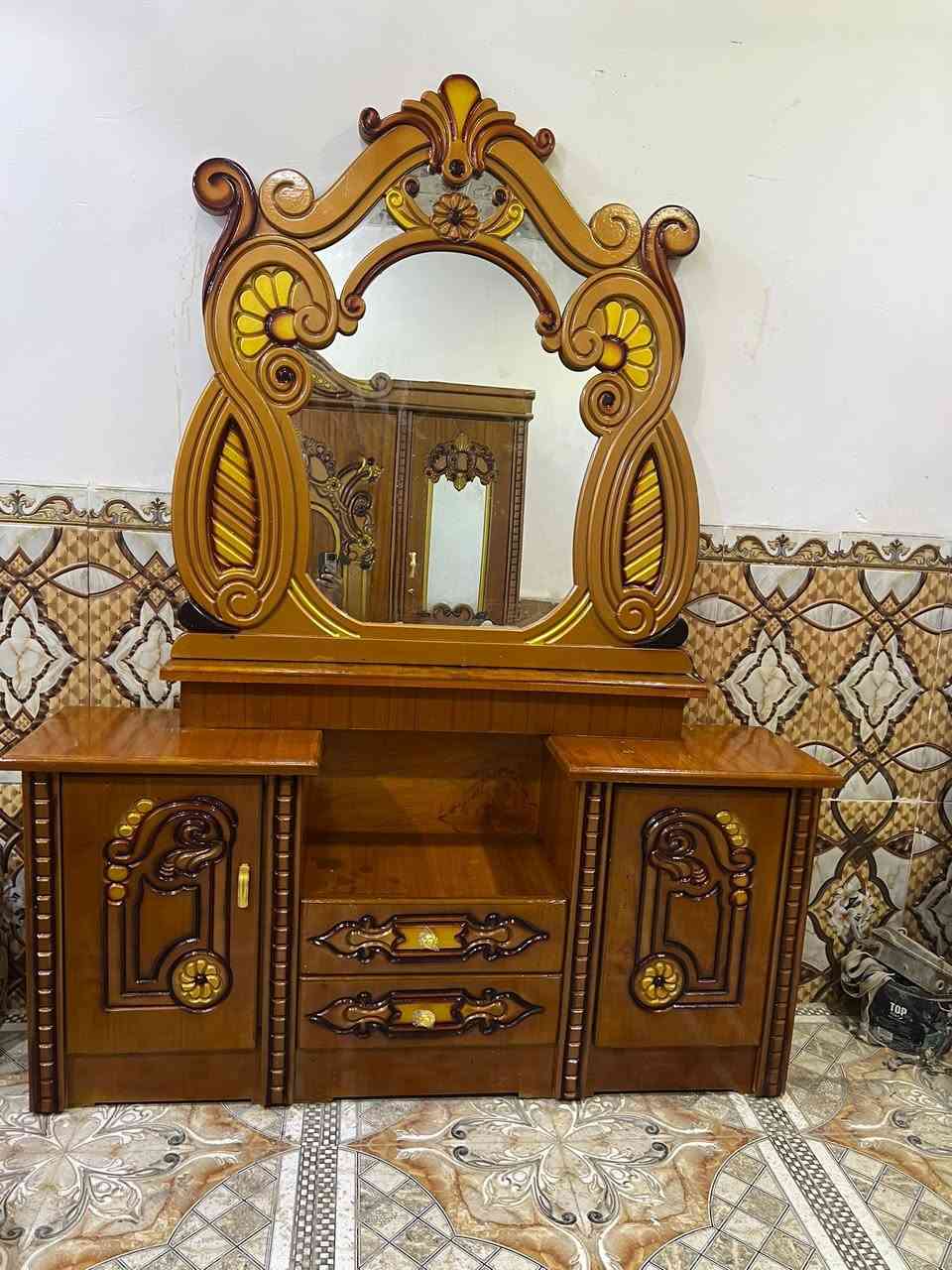 غرفه نجاره تسكام ام السته جديده كلش زلغ واحد مابيه سعر 750 نهايته عنوان سوك الشيوخ حي العسكري رقم ***********

