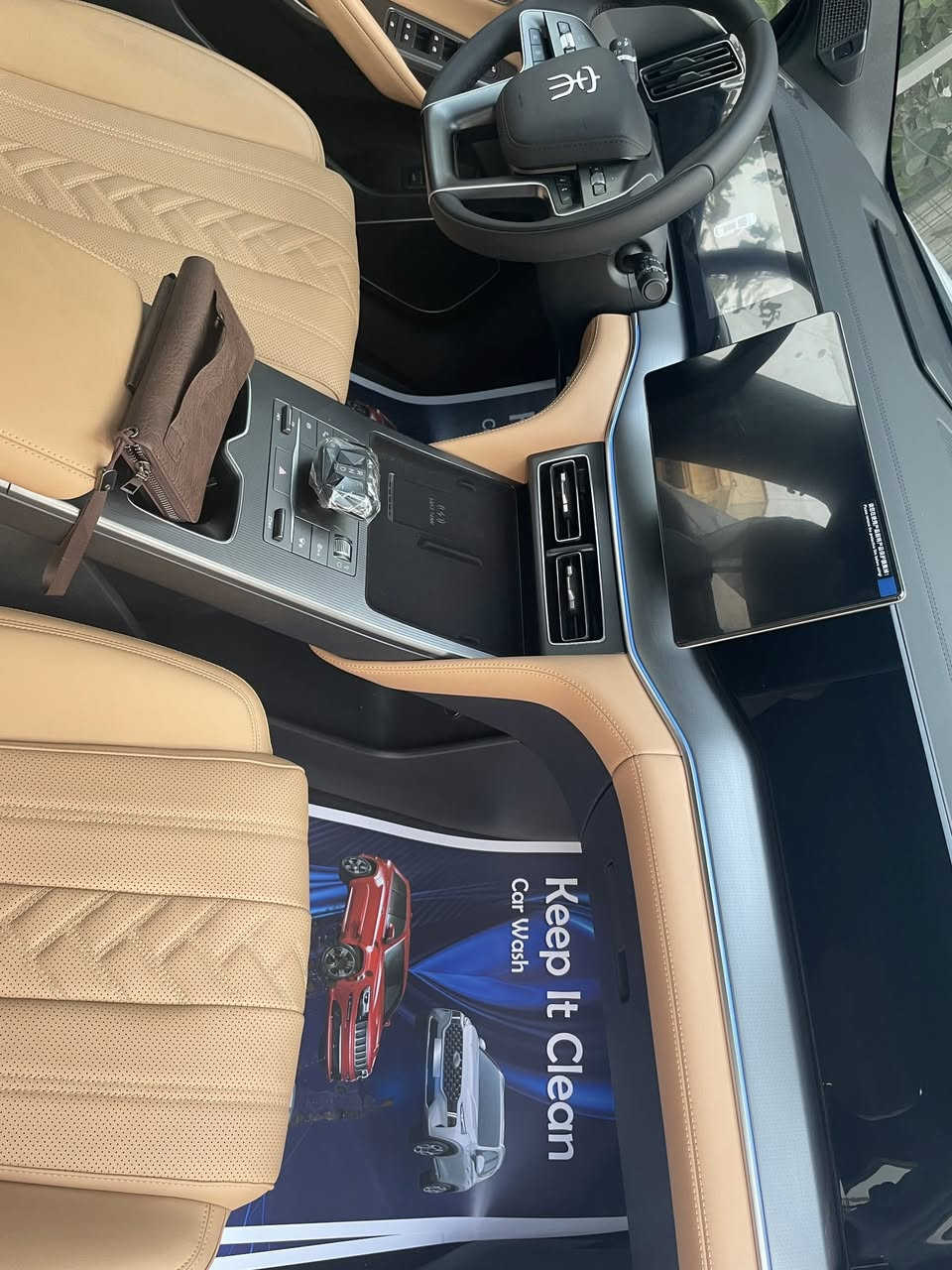 سونك L بعدها زيرو ماشية 700 كيلو مرقمة بغداد يعني مدوخ بالرقم ومبدل جام فوول دبل كرسي كهرباء بنورما تبريد تدفئة بالكشنات  بغداد نكليزي مكانها بغداد 29 مليون السعر ***********
