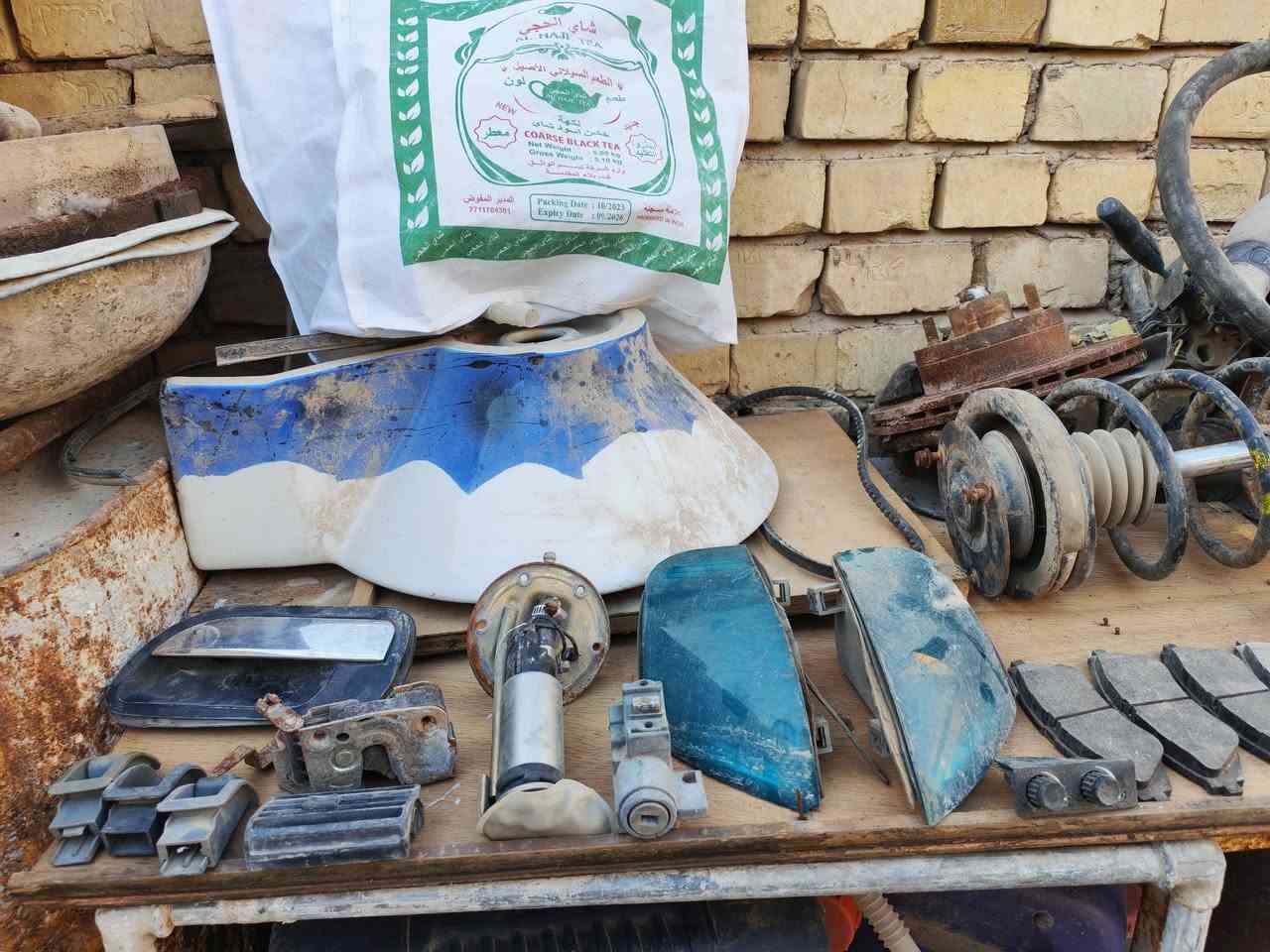 السلام عليكم من رخصت لادمن عندي غراض سيارة برنس للبيع***********
