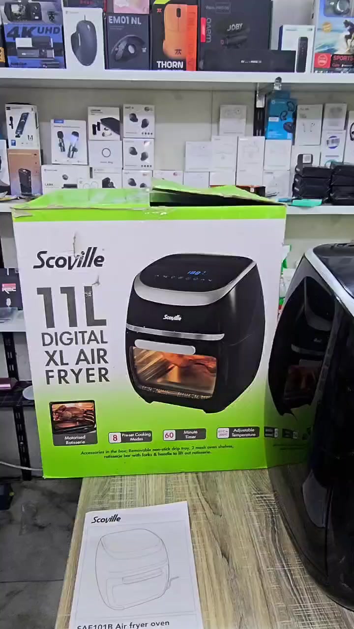 قلاية هوائية رقمية Scoville XL سعة 11 لتر
#السعر_60_الف  👈 👈 ( مستعملة )
تأتي بسعة كبيرة جدًا تبلغ 11 لترًا، وهي مثالية للعائلات الكبيرة.
تتميز بـ 8 أوضاع طهي محددة مسبقًا، بما في ذلك المشواة واللحوم والأسماك والبطاطس المقلية والتجفيف.
تتضمن درجة حرارة قابلة للتعديل من 65 درجة مئوية إلى 200 درجة مئوية ومؤقت لمدة 60 دقيقة


**إذا كنت صاحب هذا الإعلان وتريد حذفه لأي سبب، رجاءا أرسل رسالة إلى الدعم الفني**