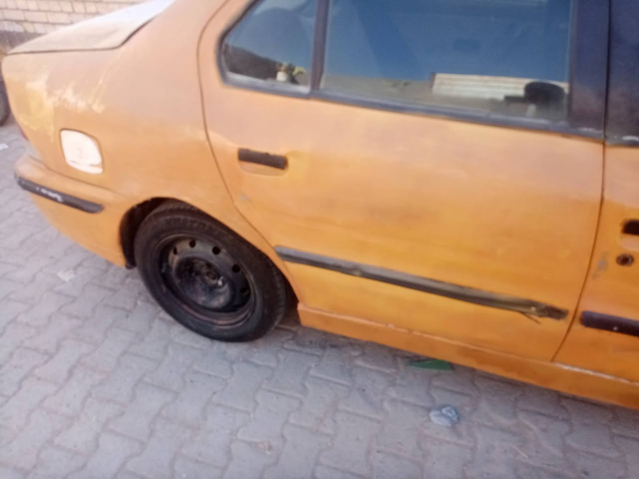 سياره سمند للبيع موديل ١٠ راعيها موجود  عليها هيئه وغرامات ماعرف شكد علمشتري رقم مثنئ ابيع كوم حديد السعر١٥ ورقه *********** مكان السياره قضاء البدير وقصد هم ترهم ونص ونص شرط من سكنة البدير تعال واقتنع وافحص
