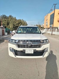 لاندكروزر GXR • ٨ سلندر ٤٦٠٠ • ٨٩٠٠٠ كم