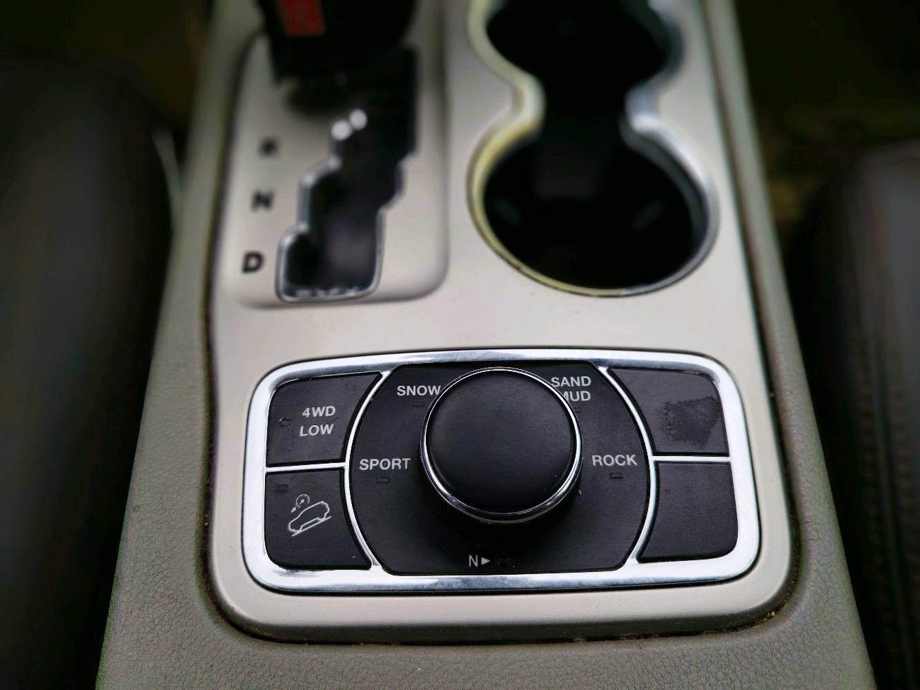 السلام عليكم
للبيع جيب اوفرلاند 2011 وارد امريكي كلين بدون حادث كفالة

وكاله هارلم  

ابيع او مراوس حسب قناعة

مكفوله كفاله عامه  على سونار لا صبغ ولا ضربه ولا تبديل سونار مع صور داخل أمريكا داخل منشور

ماشيه 160  شرط الفحص والجهاز والسونار 

 فول مواصفات ١/١ اوفرلاند  جكات دوسات اصليه 

رادار جانبي نقطه عمياء 

سياقة الاليه مع تحديد المسار 

داخل مشمشي    

حجم المحرك: 8 سنتدر 5700 مرغوب 

فور ويل 4/4 ماوس 

دبل سلايت بانوراما 

تشغيل عن بعد 

شفتات ستيرن 

دبل كزوز خلفي 

حساسات اماميه + خلفية 

بصمه تشغيل بصمه ابواب

سستم صوت 12 سماعة هارمن كارتون  

دمامي خلفي بلصندوك

قطعتين تبريد ثلج 

كشن خزن ميموري 3 وضعيات

 مقاعد جلد اصليه مشمشي كهرباء (تدفئة+تبريد) 

 كشن خلفية تدفئه

تدفئه بلاستيرن 

سيدي بلجكمجه  

الداخل صاج ملكي

 كامرة خلفية دوارة اصلية

 استيرن كهرباء +  تدفئة

 فول تحكم استيرن (جهتين امامي + جهتين

 مري _جانبي_تدفئة مرايا_جانبية_حساسة_للضباب_تعمل_

تلقائياً + اشارة بالمري 

 لايت عدسة زينون يصعد وينزل ويه الستيرن 

كشافات زنون 

زراكات لايت 

كاعيات شركة جيب

السياره جديده بمعنئ الكلمه 

رقم أربيل الجديد الدولي وهزه جديده سنويه لل2027 مصفرة 

العنوان بغداد الرصافة السعر مناسب اتصل ***********
