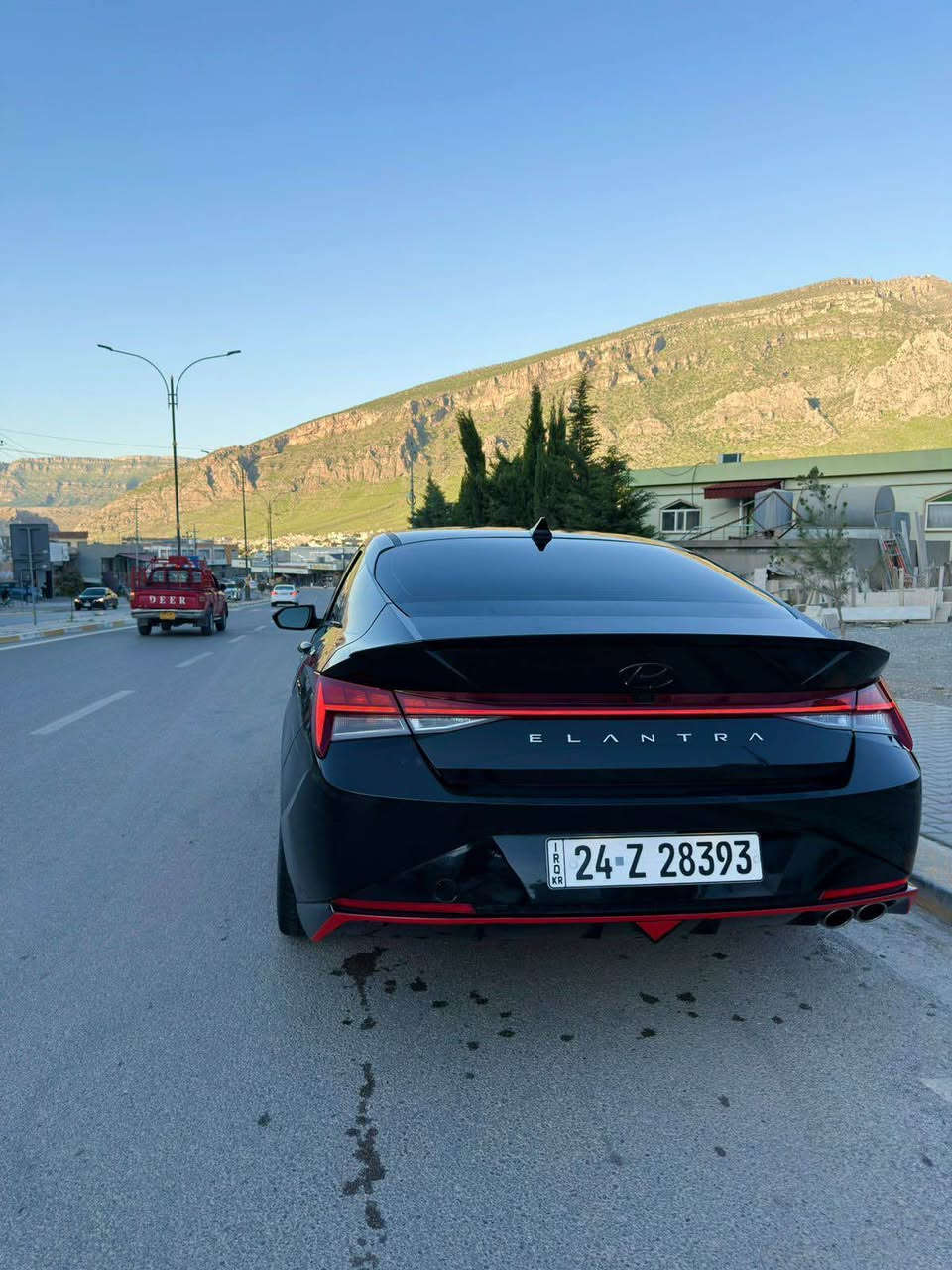 Hyundai Elantra N Line
سەیارەکە زۆر خاوێنە و کەم ڕۆشتوە 
مۆدیل : 2023
رۆشتن : 30,000 کم 
الوارد: أمريكي (USA)
رەقەم شانسي (VIN): KMHLR4AF1PU404789
سبوخی نیە
مەکینەو نیزامی ڕۆشتن :
 •مەکینە  4پستۆن 1.6 لتر تۆربۆ
 •204 هێزی ئەسپ
 • 265 نيوتن متر
 •گێری ئۆتۆماتیکی دەبڵ کلاج DCT 7زۆرترین هێزی بەرگە گرتنی هەیە 

مواسفات (N Line):
 • ستایلی سپۆرت N Line
 •کوشین ڕیازی - کوشین هیتەر - کوشین کارەبا 
 •ئۆتۆ بان - خەتی جادە - ٣٦٠پلە ڕادار  
 •گێچ ئەلیکتڕۆنی بە 5 جۆر دەگۆڕی 
 • شاشە گەورە ناو LED 
 • Apple CarPlay + Android Auto
 •کامێرای دواوە 
 • حساسی ٣٦٠ پلە 
 •تەحدید سووڕحەت و ئۆتۆبان 
 • لایت و بەگ لایت  LED
 • سیستەمی راداری ئاگادار کەرەوە + قفل مركزي
 • شوتەی سپۆرتی ماڕکەی لەسەرە K&N
 •سحر 159 محاملە*********** سوران, أربيل
