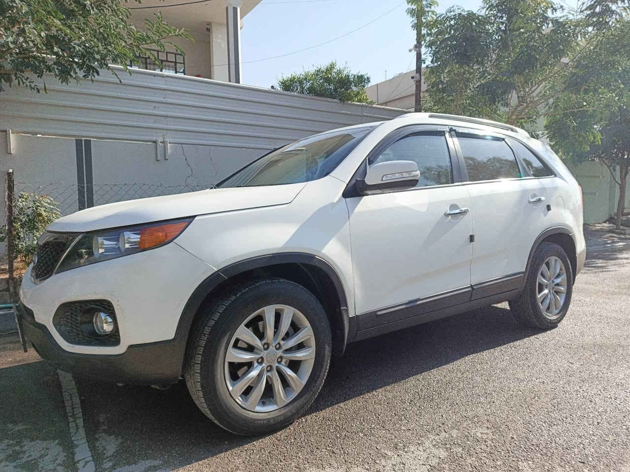 سورينتو موديل 2013 رقم نينوى السيارة بإسمي بيها كوبون نص فول 3 قطع تبريد محرك 4سلندر مفتوح مابيها صبغ بيها تصليح ٤ شظايا  مال التحرير السعر 155 التواصل على الرقم ***********
