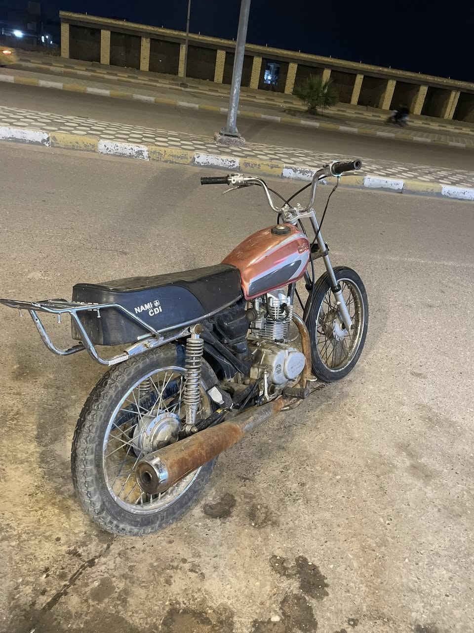 سلام عليكم  درجه ايرانيه للبيع موديل 2013 اوراق وبيه معامله ترقيم وين ما تريد تمشي. تمشي بيه  الدراجه حلوه مكينه مبدل بيه بس ولفات  متواجد واتساب. ***********
