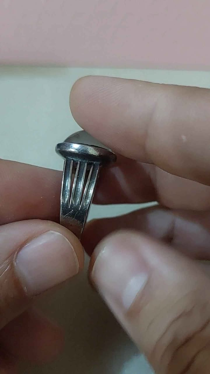 خاتم عقيق يماني ابيض غير مجمر ولا معالج 
جراخه ايدينا كربلاء, العراق


**إذا كنت صاحب هذا الإعلان وتريد حذفه لأي سبب، رجاءا أرسل رسالة إلى الدعم الفني**