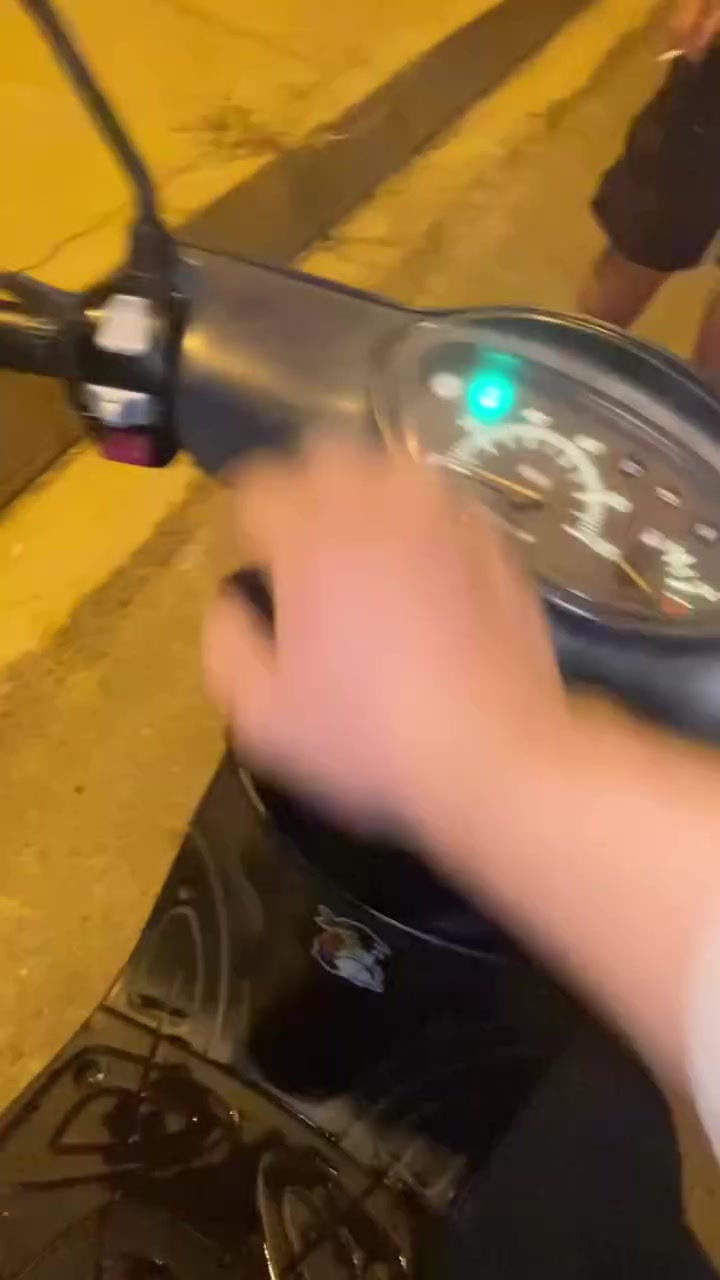 ماطور اكزز فول نضافه شاصي كهربائيات كلها شغاله شلعه ومعدل 🔥🔥مراوس او بيع  مراوس ويا ايفون 14/15 و 16 عادي او برو


**إذا كنت صاحب هذا الإعلان وتريد حذفه لأي سبب، رجاءا أرسل رسالة إلى الدعم الفني**