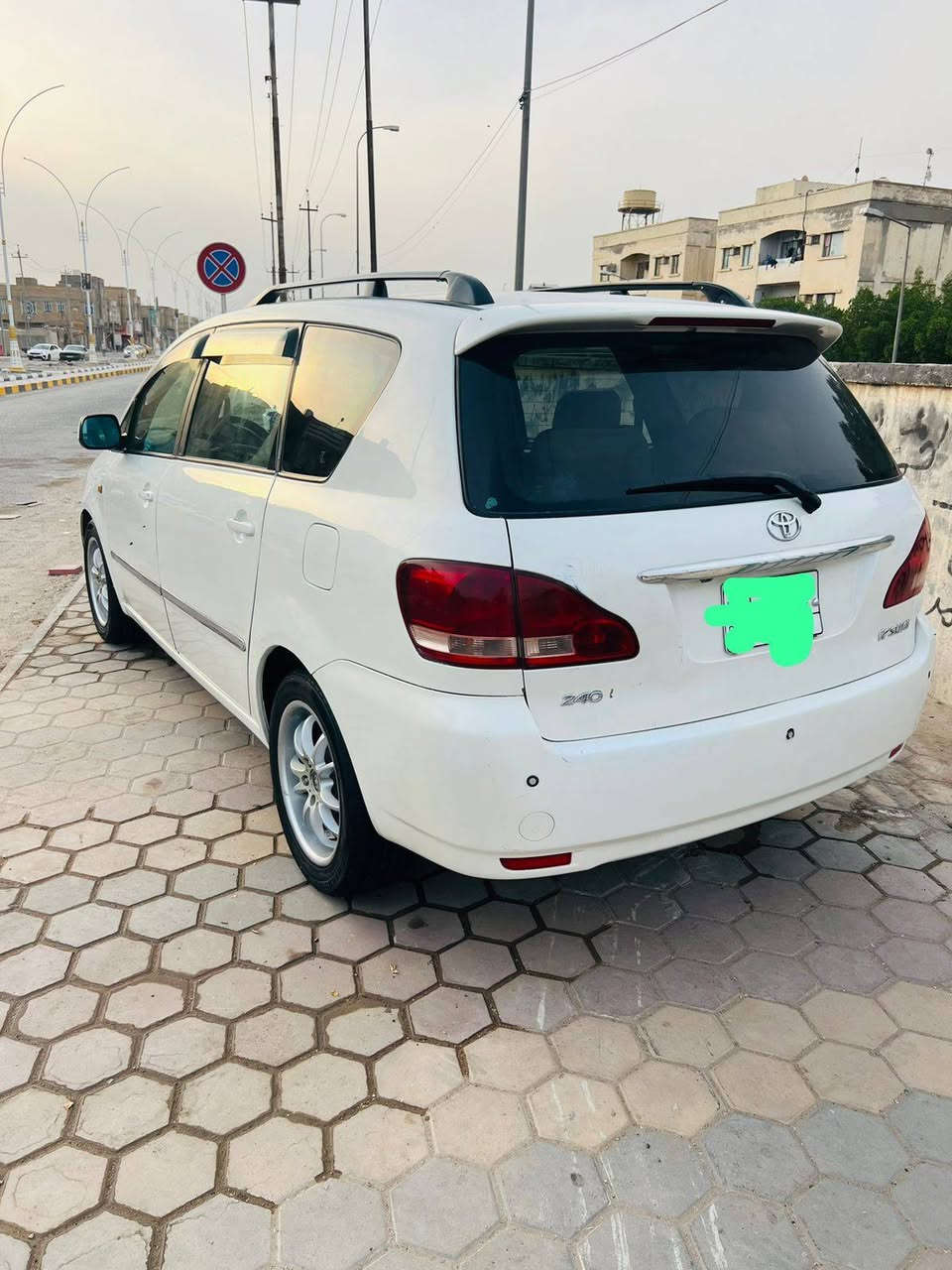 ابصم ٢٠٠٢ سياره جاهزه من كلشي بيه بس صبغ بكانات مكينه كير تبريد رقم نكليزي بسمي سياره جاهزه بل بصره سعر 110 ***********
