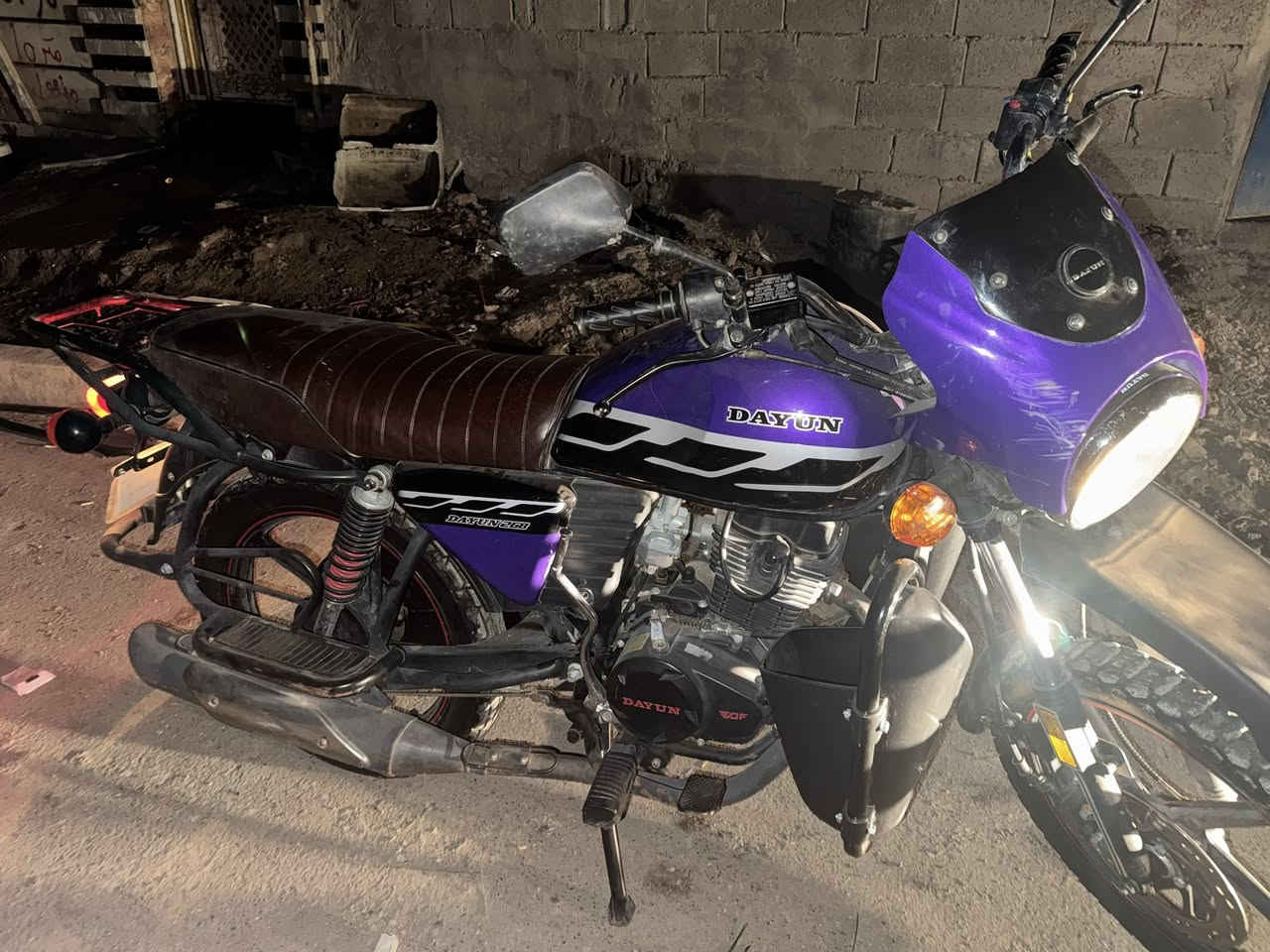 السلام عليكم 
دايوان جبلي للبيع موديل 23 طالعة ب24 شهر ال11 مرقمة بغداد 
دراجة نضيفة وحلوة ومكينتها ناعمة حلوة  مكاني بغداد
هذا رقم الولد اني مكلف بالنشر 
***********
