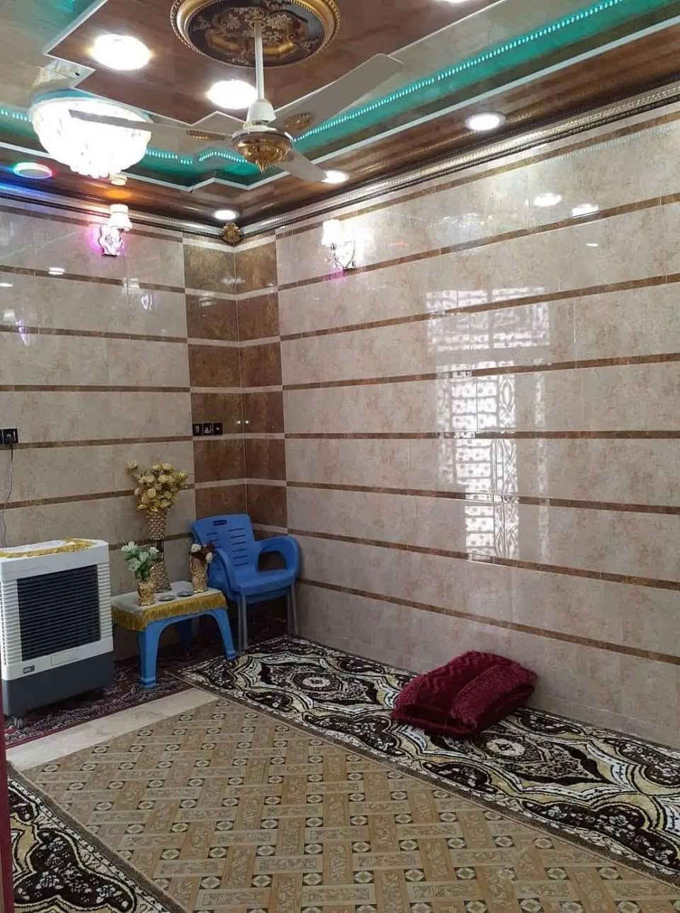 دار للبيع 100 متر حي ميسان قطاع 24 طابو صرف

بناء درجة إولى ( جناي) صب مسلح

طابقين

الطابق الأول / غرفة وصالة واستقبال ومطبخ وصحيات

الطابق الثاني / غرفتين وصالة وصحيات

السعر 130 مع المجال

للأستفسار *********** مكتب القلعة بحي ميسان
