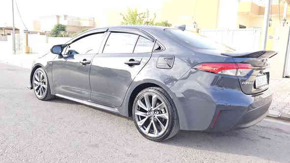 ماشاء الله تبارك الرحمن 
السلام عليكم
السعر : 177 ورقة وبيها مجال
للبيع او المراوس بسيارة حلوة 
تويوتا كورولا 2024 وارد امريكي صناعة ياباني
اللون اسمنتي غامق مميز بالنهار وبالليل يبين اسود 
السيارة اني مستوردها دخول وترقيم جديد بأسمي 
رقم بغداد مميز
السيارة ماشية 19 الف كلش نظيفة وجديدة
ضرر السيارة :
صبغ قطعتين فقط (جاملغ وبنيد)
 ايرباك ستيرن فقط طاك ومبدل بلادي والدشبول سليم
العنوان : بغداد _ السيدية
أربيل _ عينكاوة
المواصفات :
محرك 4 سلندر حجم 2000 جدا اقتصادي ونشط يعمل بانزين عادي ومحسن
ويل حجم 18 + طخم تاير جديد
شاشة كبيرة كار بلي واندرويد اوتو بلادية
نافكيشن تدعم خرائط العراق
بلوتوث + واي فاي + تايب C
 اوامر صوتية مع ذكاء اصطناعي
كامرة خلفية
ايرباكات عدد 12 
رادار + تحديد مسار
تثبيت سرعة ذكي + قيادة ذاتية + التحكم بمسافة السيارة
كير اوتوماتيك عادي وثقيل
سستم صوت ٨ سماعات 
نظام مراقبة انتباه السائق
نظام تنبيه المقاعد الخلفية عند اطفاء السيارة
داخل لونين اوف وايت ورصاصي نفس اللون الخارجي
نظام ايكو اقتصادي بالوقود مع معرفة المسافة المتبقية
عداد سرعة الكتروني وعادي
بوصلة + قياس الحرارة الخارجية
حساس تاير 
جامات كهرباء اوتو + مرايا كهرباء
تدفئة و تبريد بيانو منفصل (جدا بارد) منظومة ياباني
مخارج شحن سريع عدد ٤ تايب C + مخرج 12 فولط
سويجين (شخاطة+ احتياط)
مانع انزلاق ESP + بريك ABS
هاندبريك كهربائي + اوتو هولد AUTO HOLD 
لايتات LED عالي وناصي 
اضواء الدواخل والصنوق LED
بك لايت واشارات LED
لايتات اوتو + ماسحات اوتو 
جميع اغراض السيارة كاملة 
السيارة عليها كت TRD كامل 
(لحية امامية + مطريات + قبغات المرايا + سكوب الجامة +سبويلر صندوق عالي + كفر بوابة البانزين + يدات الابواب)
( سبير +جك+ عدة+ ارضيات الاصلية + كتلوكات السيارة + كارت الضمان)
رادار + حجر البيئة بلادي شرط
مكان السيارة :السيدية _ شارع التجاري
أربيل _ عينكاوة
للاتصال: *********** واتس اب
*********** اتصال
