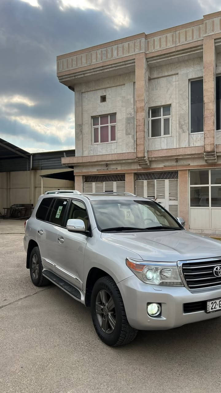 لاندكروزر 2013 V8‎
فول مواصفات 
شغال ( تشغيل عن بعد )
بصمه
ابواب بصمه
‏‎كشنات جلد
‏‎ستيرن فوليوم
جامات اوتو 
‏‎كشن كهربائي
‏DVD بالسقف
‏‎كاميرة
‏‎سلايد 
‏‎شاشه
‏‎لايتات زينون

‏‎ماشية ٢٠٠ الف
‏‎محرك كبس ما مفتوح
‏‎السيارة حلوه بمعنه الكلمه

‏‎ملاحضات:

‏‎جاملغ و باب سكن اثر طخه صابغين علمود لون
‏‎راس جاملغ سايق بيه تعديل

‏‎مكان السيارة عقرة 
‏‎رقم تلفون ☎️ 
( *********** )
