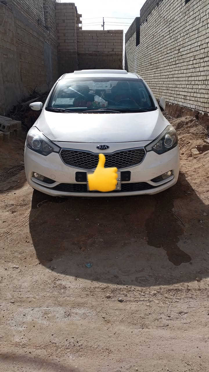 سلام عليكم سياره سيراتو خليجي 
موديل 2013
مواصفات اشاير بلمري 
فتحه سقف 
تففه بلكشنات 
مري شفط 
مانع نزلق 
سياره خير من لله نصبتها بعد احلا من لصوره 
بدون ضربه بيها فقط صبغ 
كامله كلشي ماناقصها مكاني نجف الحيدريه 
عمود 600 السعر 110 وبيها مجال حك الجيه


**إذا كنت صاحب هذا الإعلان وتريد حذفه لأي سبب، رجاءا أرسل رسالة إلى الدعم الفني**