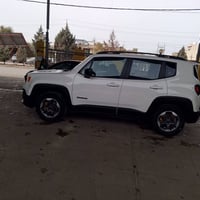 جيب رينيجيد موديل ١٨حادث جاملغ خلفي فقط كير محرك بشرط 07504272808