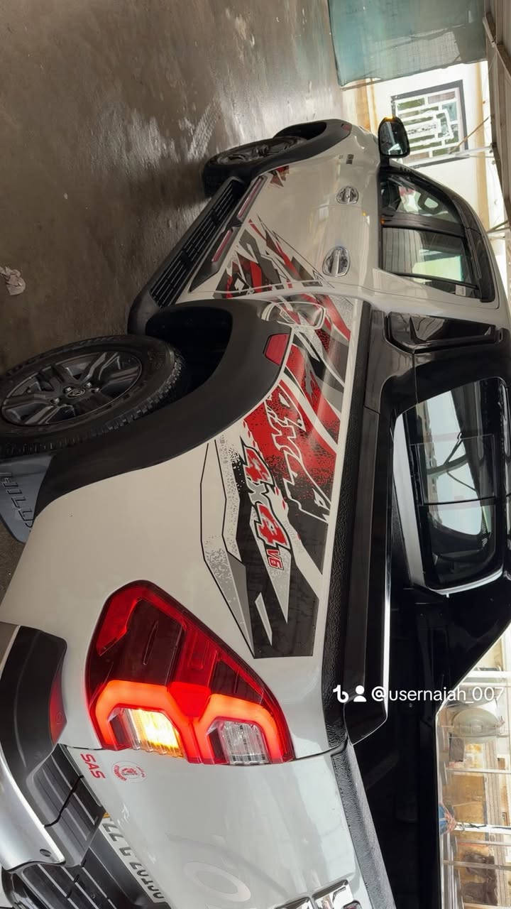 تيوتا هايلوكس تي اردي 2025 بصمه سياره جديده ماشيه 25الف مكفوله كفاله عامه من ضربه وتبديل عدا بارد ع كد شبر باب اليمين يم السايق فول موصفات بصمه تبريد كشنات شاحن مثبت سرعه بنيد جكات رقم أربيل تريد تحويل تريد وكالة السعر 410وبيه مجال للشراي استفسار اتصال 📞 
***********
