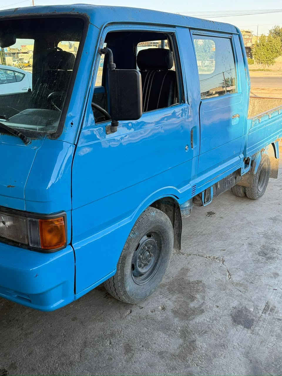 كيه دبل قماره مديل ٩٣ رقم بغداد ألماني تحويل ثاني  يوم السياره بلاديه بس باب السايق صبغ ***********
