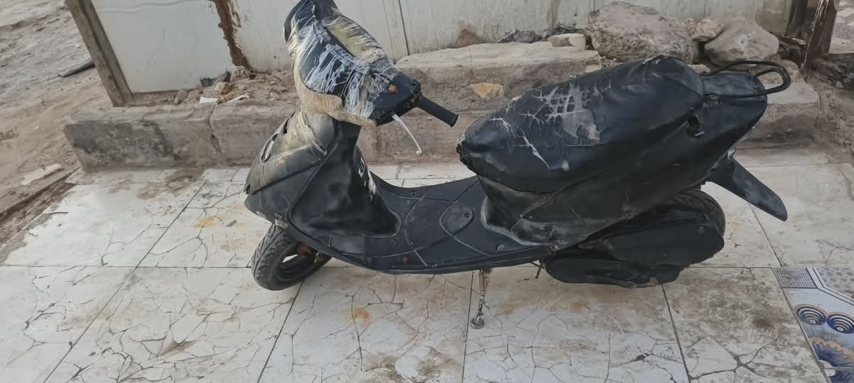 السلام عليكم دراجه ساسوكي للبيع شغال شو ما بيها وفيها شلعه الله اكبر اوراق بسعر 100 رجاء المشراي الرد لا يتعبني لان سعرها مال بايسكل دراجه مال شغل اكرب عليها***********
