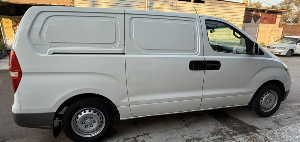 السلام عليكم ستاركس فان 2011 سليمانية سيارة نضيفة كما موضح بصور
بيهه قطع صبغ 
محرك نظيف كلش
سيارة كاملة حدادية امامي وخلفي 
تايرات نظيفة جاهزة للشغل 
السعر 120$ وبيهه مجال بسيط 
العنوان:- بغداد بغداد الجديدة 
 الاستفسار:- ‭0770 645 8222‬
