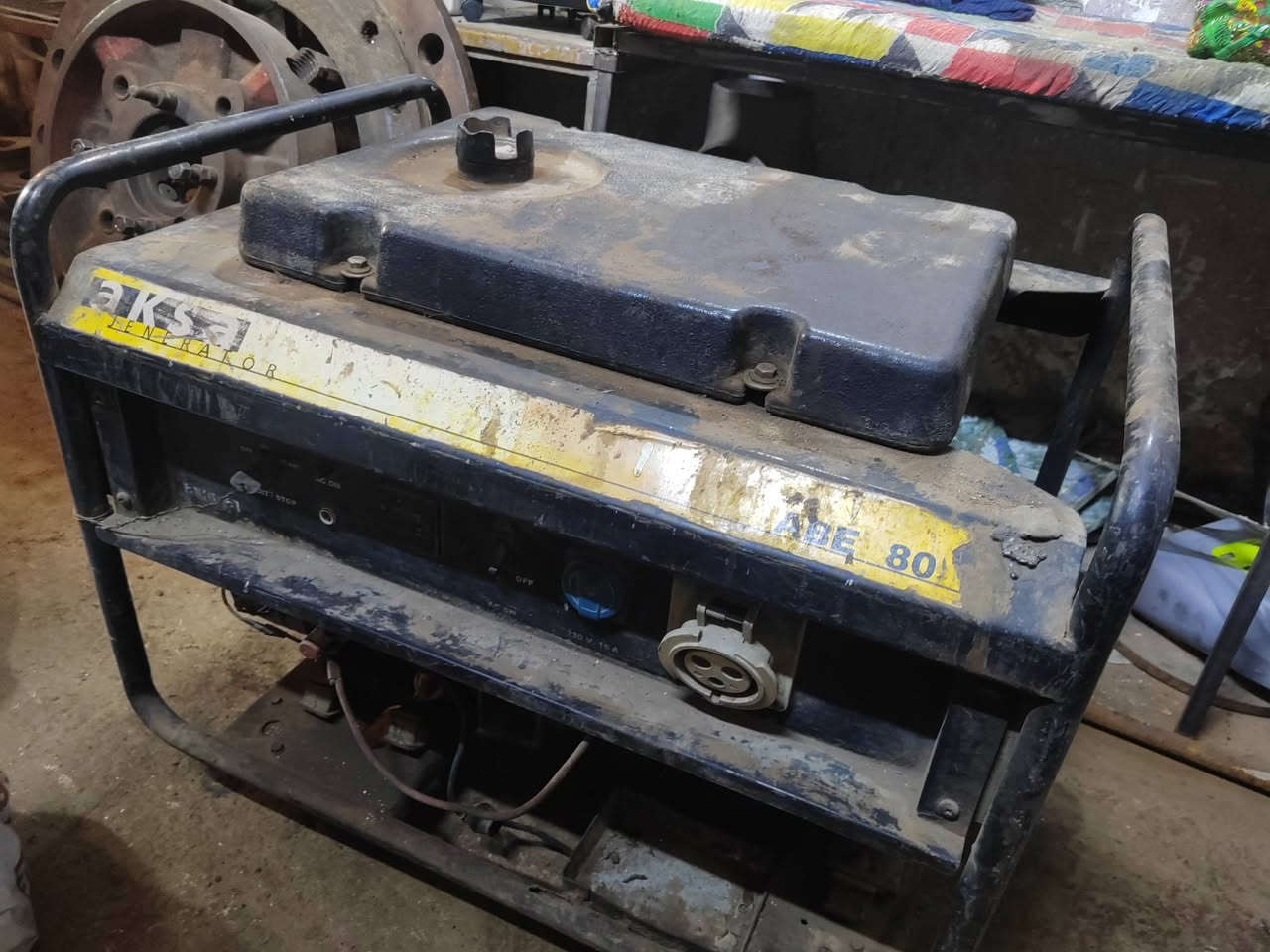 للبيع شغال بس متروك
للستفسار ***********
