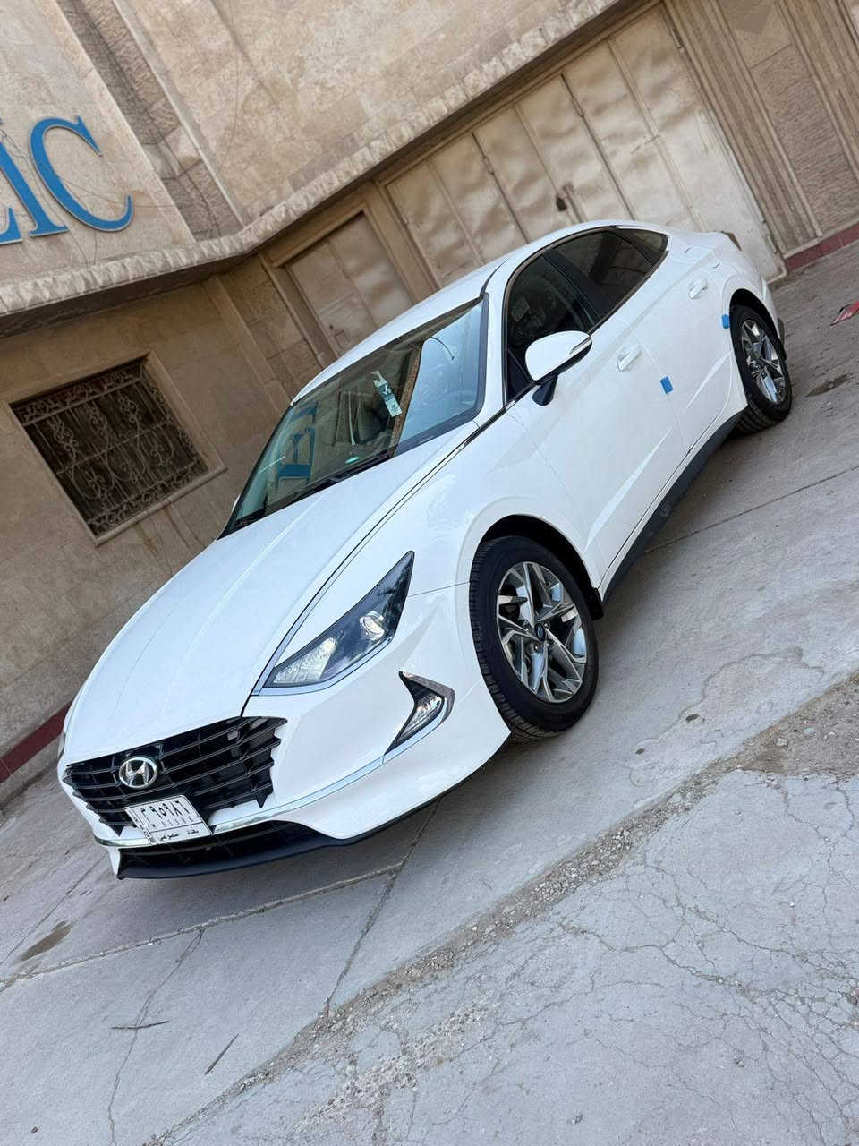 السلام عليكم للبيع او مراوس 

هيونداي سوناتا  2020  خليجي 
ـــــــــــــــــــــــــــــــــــــــــــــــــــــــ
مواصفات /👇

مكينة 2000 دوش

مواصفات نص فول معروفة 

لايتات كلها لد 

گير دگم 

هاند بريك كهرباء 

اوتو هولد 

رادار امام تفاعلي مع السيارة الي امامك

مثبت سرعة ذكي مع السيارة الي امامك

مانع تصادم 
 
لايتات اوتو 

اوتو ستارت ستوب 

رادار المحافظة على خط السير 

فول تحكم ستيرن 

شاشة ابل كار بلي اندرويد اوتو  

شاشة اعطال 
 
درايف مود 4 وضعيات قيادة
 
( NORMAL / SPORT / COMFORT / COSTM )

وبعد بيها مواصفات

ماشية 77

رقم بغداد 

حادثها/3رصعات فقط وبيها صبغ بل دعاميه الخلفية على كد شبر
ــــــــــــــــــــــــــــــــــــــــــــــــــــــــــ
السعر / راسني على الخاص للبيع  او مراوس حسب القناعه
ــــــــــــــــــــــــــــــــــ
مكانها/ بغداد الكراده
ـــــــــــــــــــــــــــــــــــــ
للاستفسار الاتصال
***********
