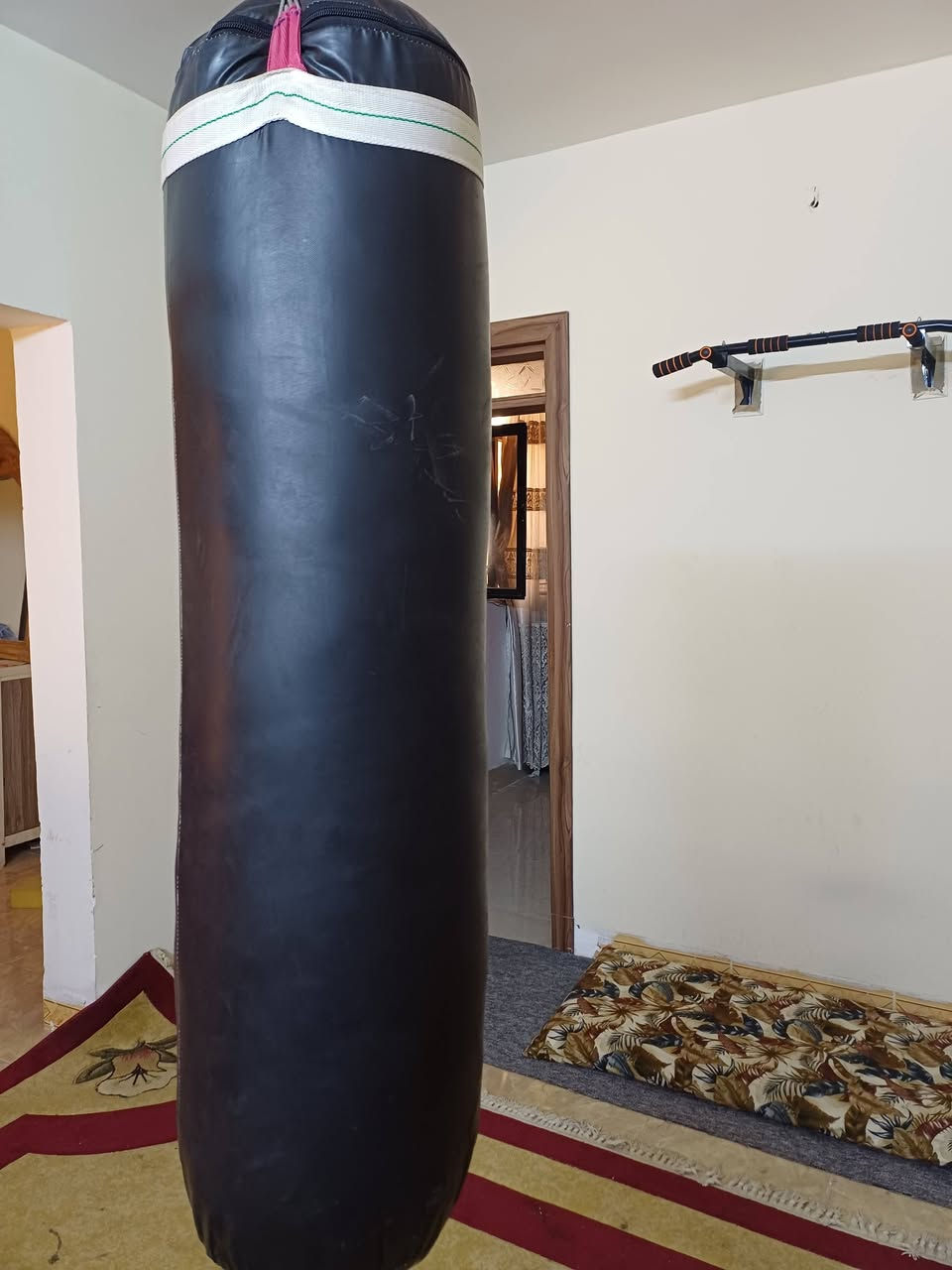 السلام عليكم موجود جيس ملاكمة كل العيوب مابي اخو الجديد طولة 140cm  للبيع سعر 45 بي مجال مكان كركوك


**إذا كنت صاحب هذا الإعلان وتريد حذفه لأي سبب، رجاءا أرسل رسالة إلى الدعم الفني**