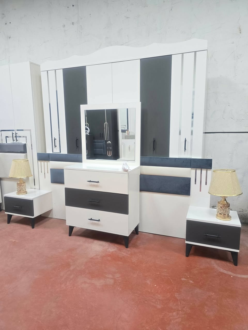 تخفيضااات غرفه نوم 6 قطع اخت الجديده موديل حديث😍😍 كل هذا بـ 500 شد ونقل داخل بغداد مجاني للحجز اخذ سكرين وتفضل واتس اب *********** تتوفر انواع الغرف
